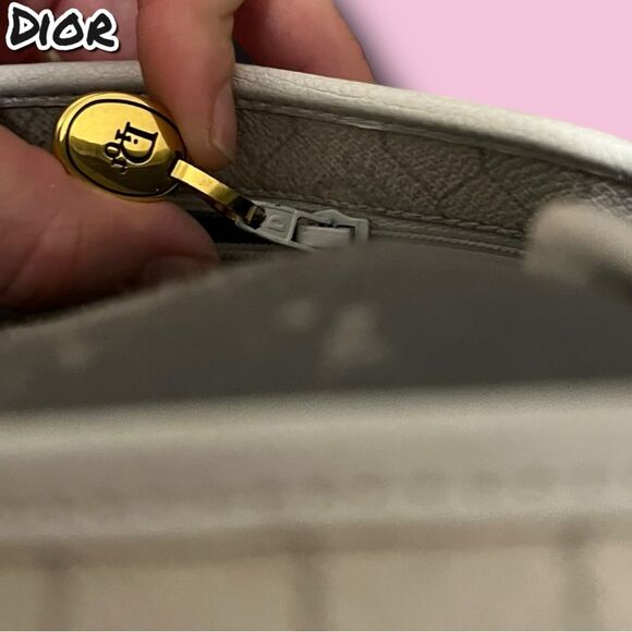 Vintage Christian Dior White Saddle Crossbody Bag with Gold Hardware - Picture 16 of 16